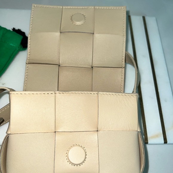 Bottega Veneta Mini Cassete Leather Card Case ~ Authentic - Picture 8 of 14